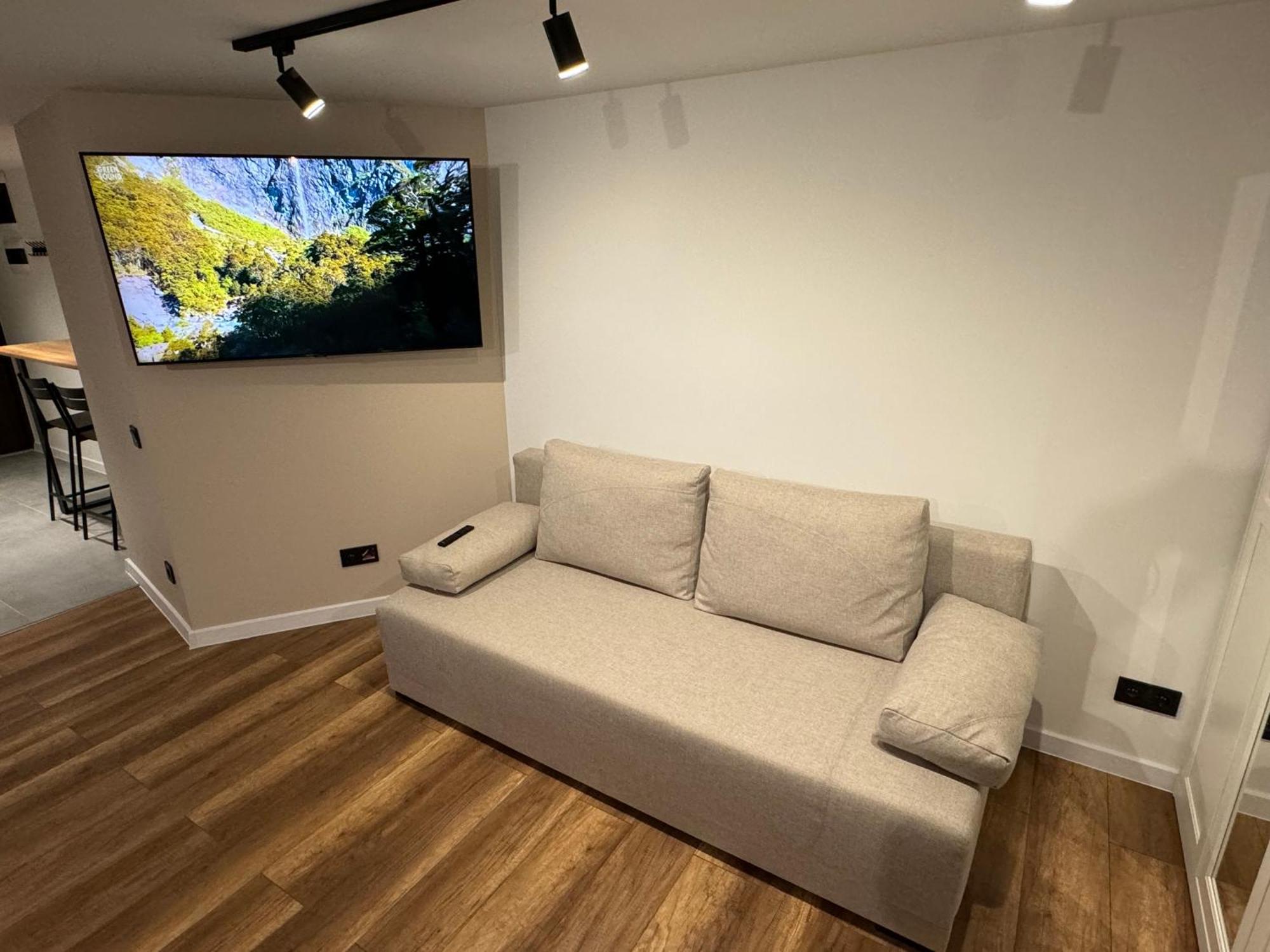 Gray Apartment 24H - Parking On The Street Katowice Bagian luar foto